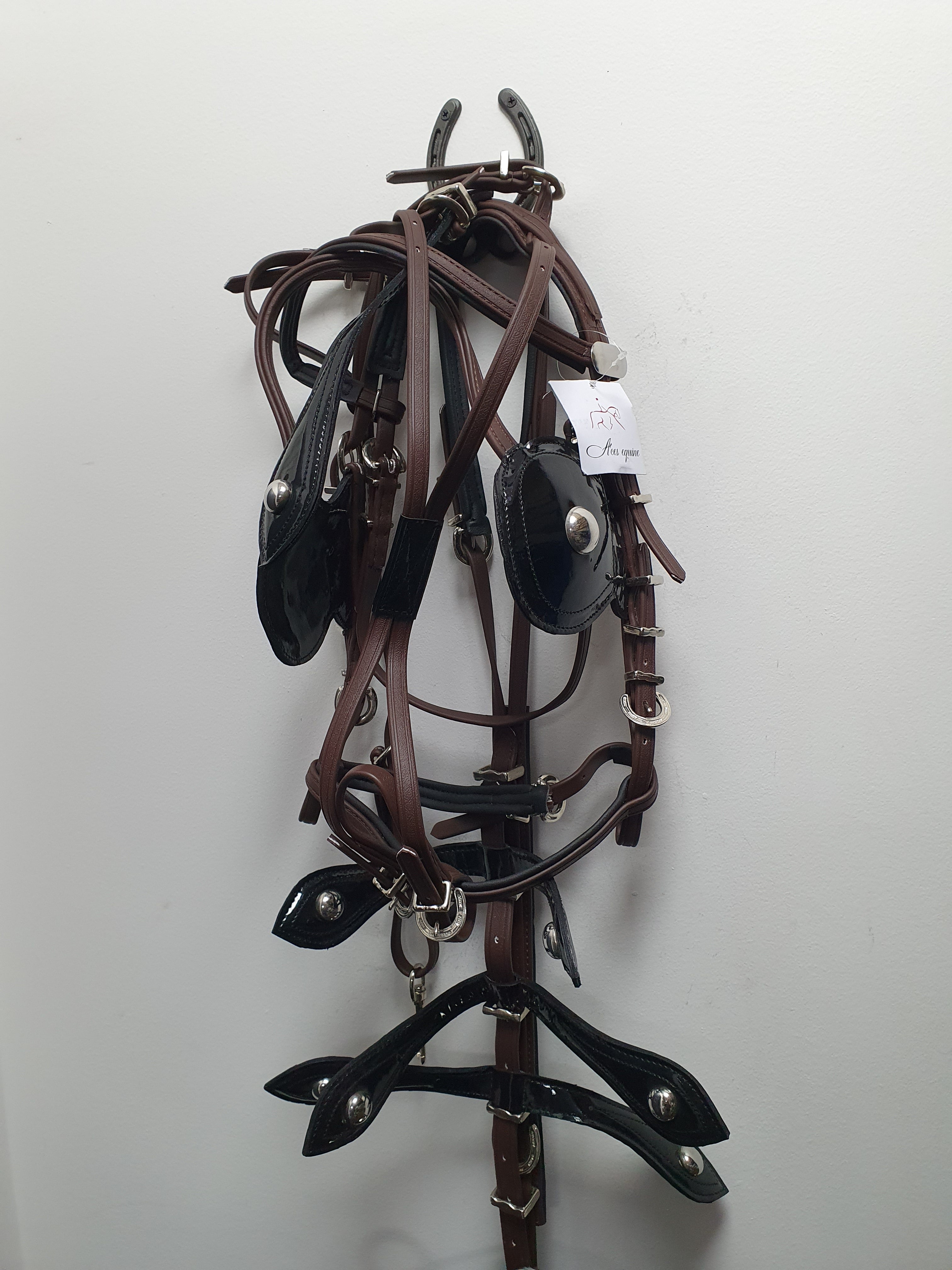 Quick Hitch Harness with Horse shoe fitting Brown and Black Aces Equine