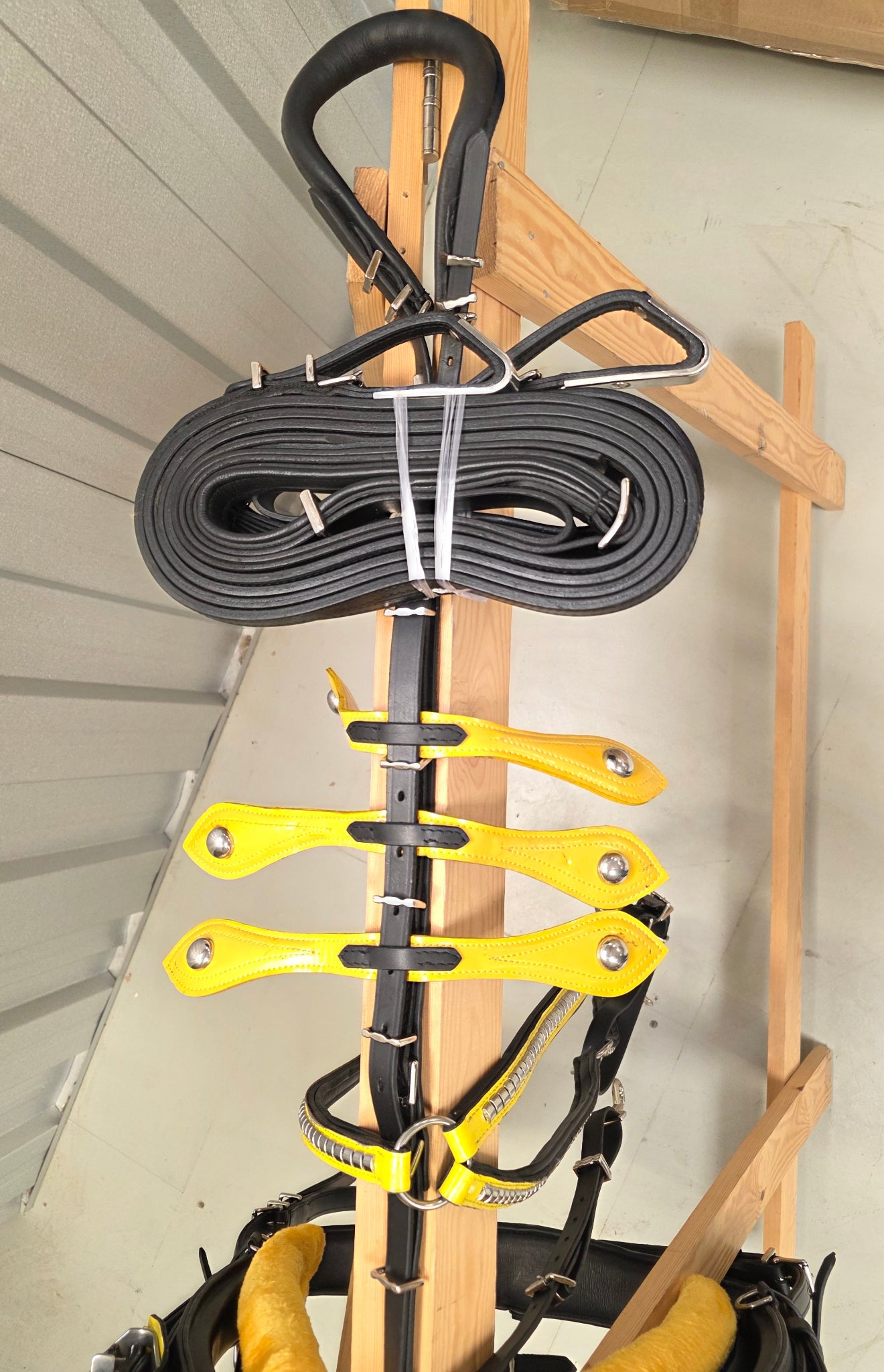 Leather Quick Hitch Harness Black Yellow Aces Equine