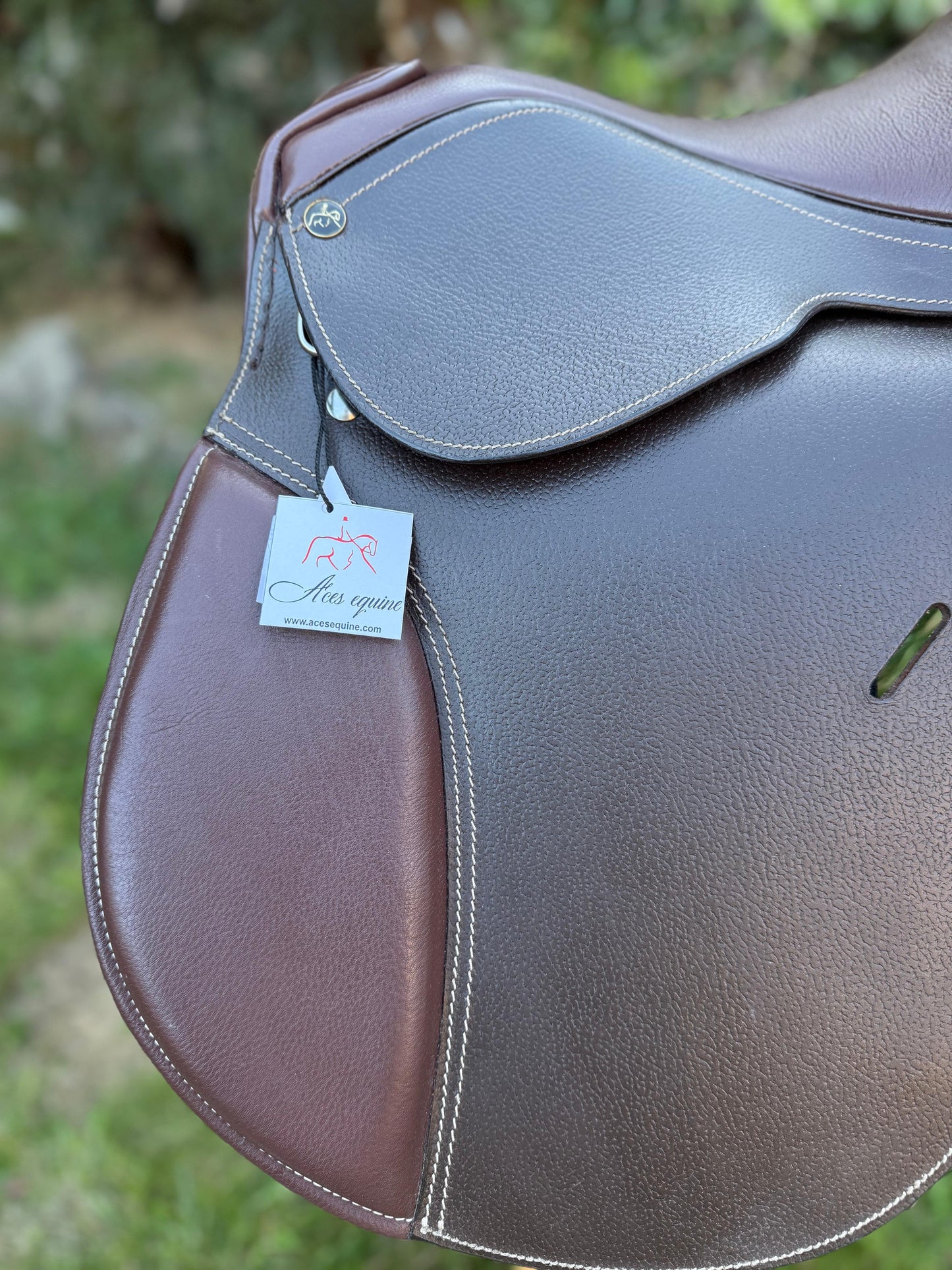 Premium Full Grain Brown Leather Jumping English Saddle 16 and 17 Inch Comfortable Seat