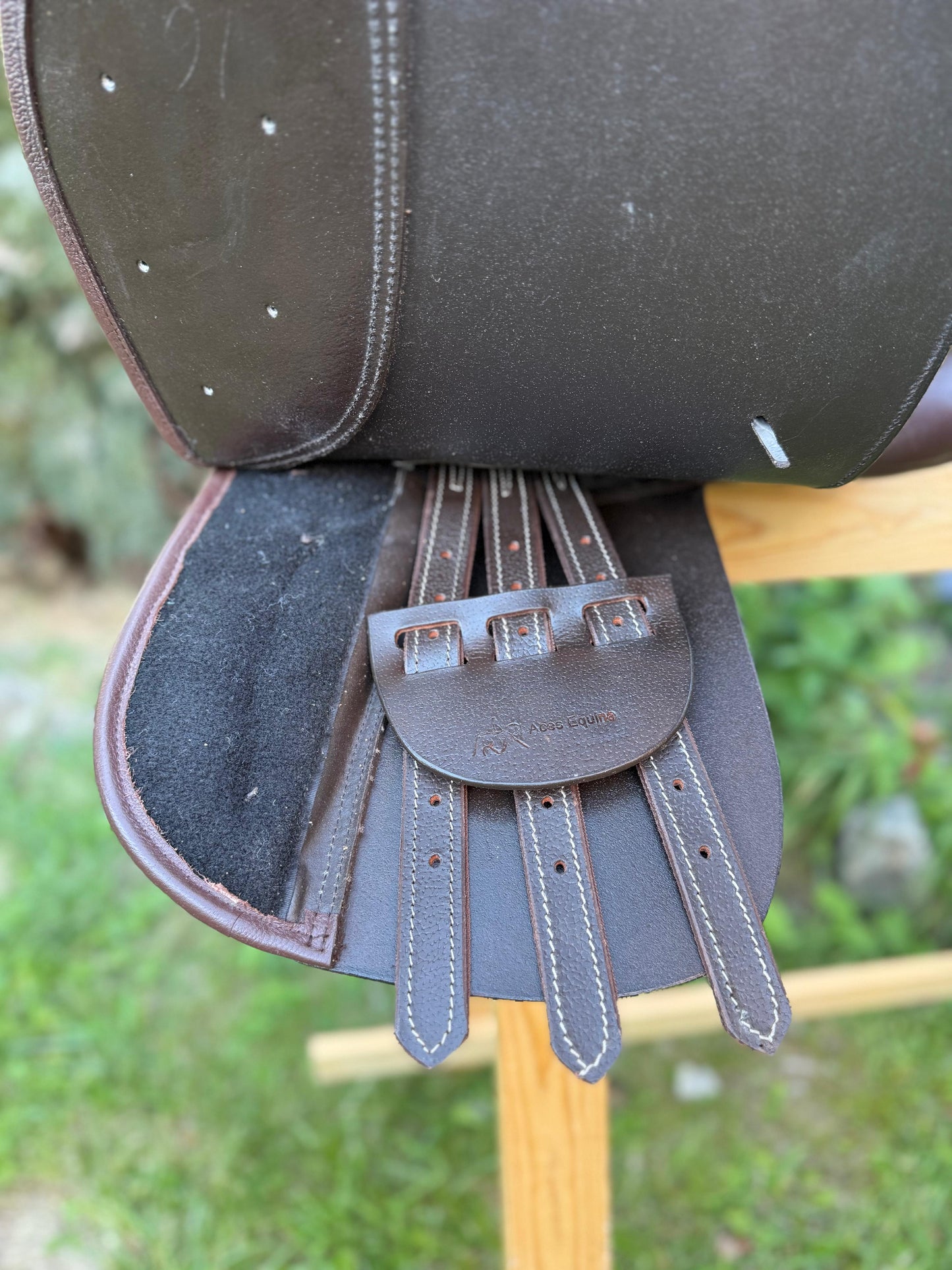Premium Full Grain Brown Leather Jumping English Saddle 16 and 17 Inch Comfortable Seat