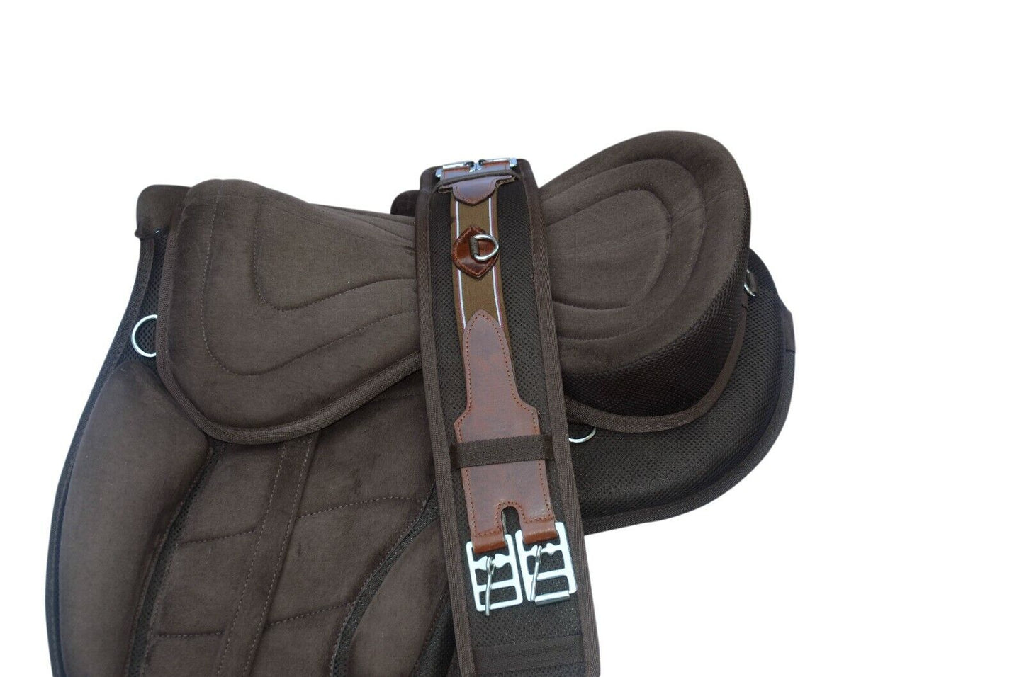 synthetic Freemax tree-less horse saddle, featuring PU seats and flaps, a detachable seat with Velcro system, and attached stirrups and E Bars