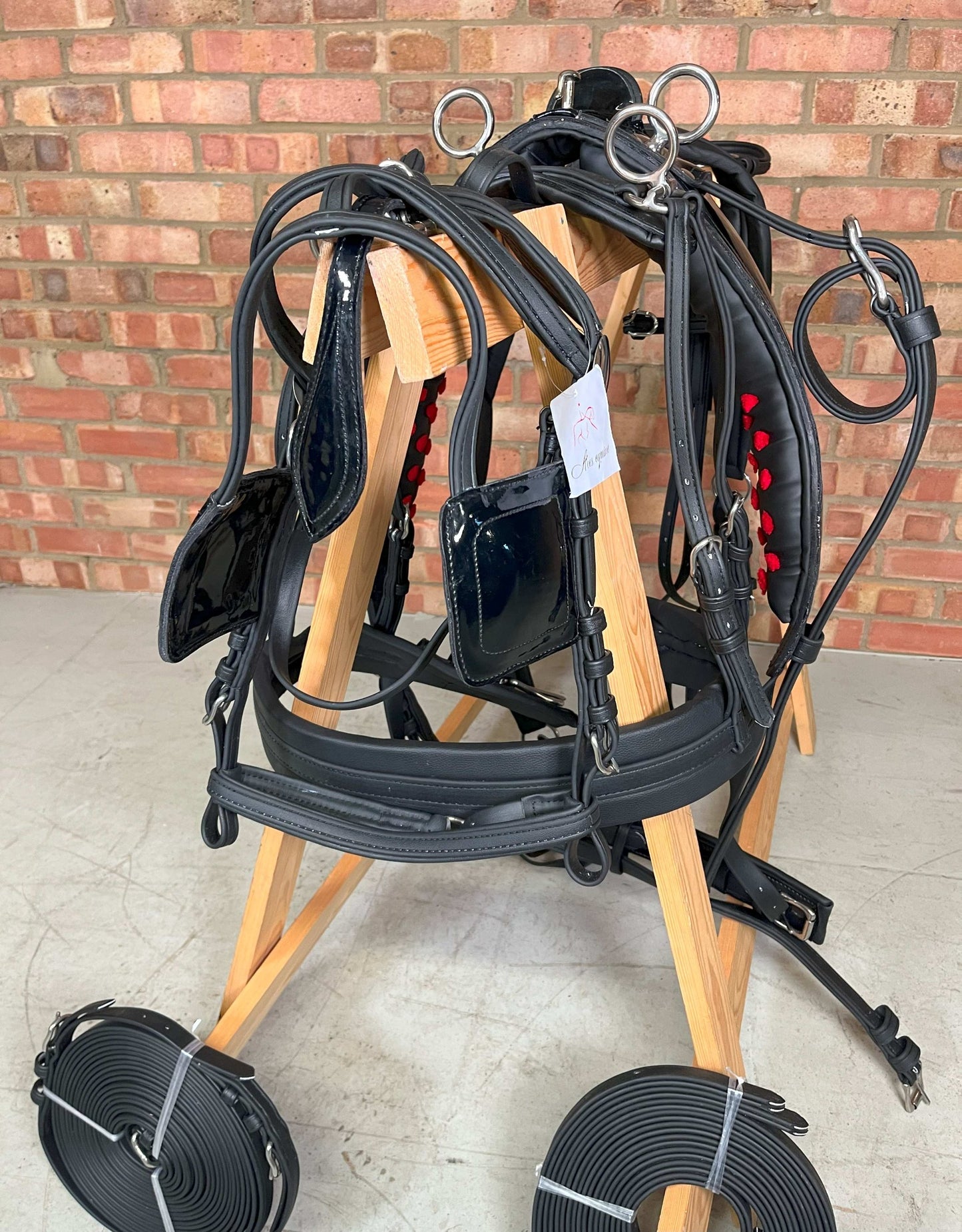 Bio thane tie down horse driving harness black 