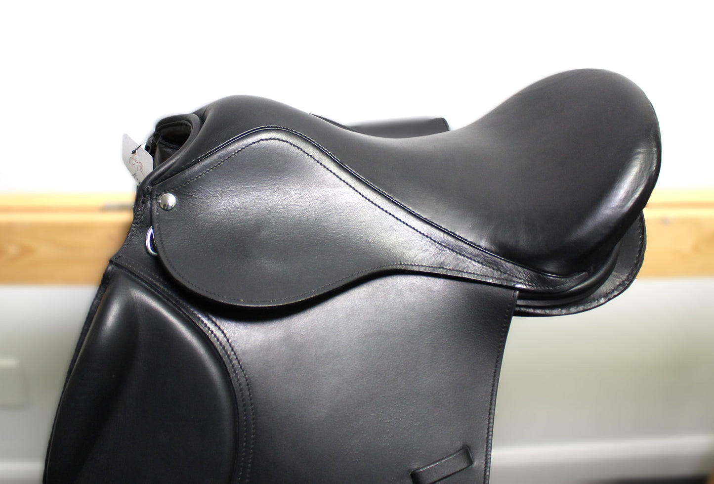 Leather horse general purpose Treeless Saddle Black colour size 16 and 17