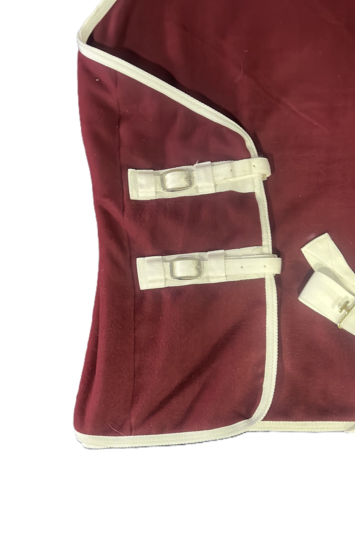 Horse 220 GSM Fleece Rug Taffeta Lining 4D Closure Cross Surcingle And Rubber Ring Maroon Silver
