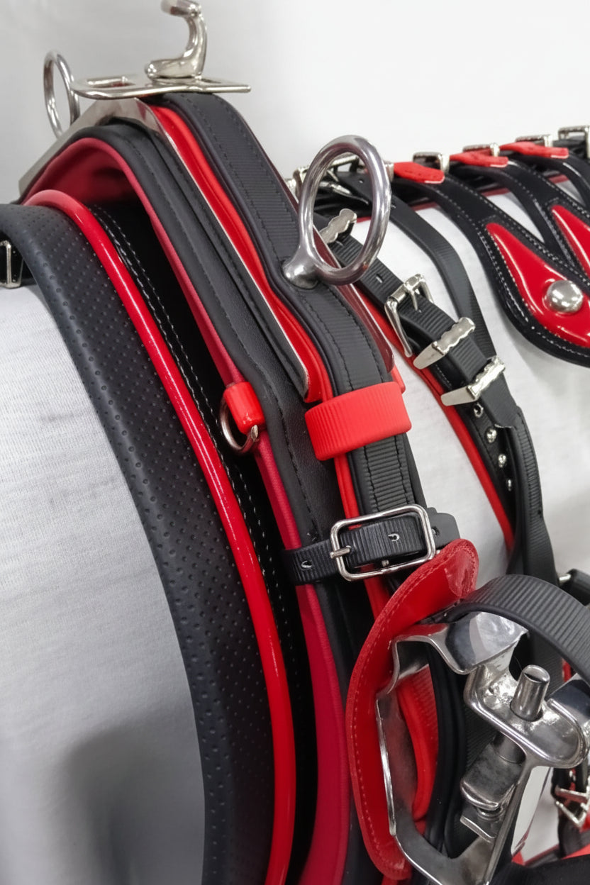 QuickHitch harness black and red Cob size