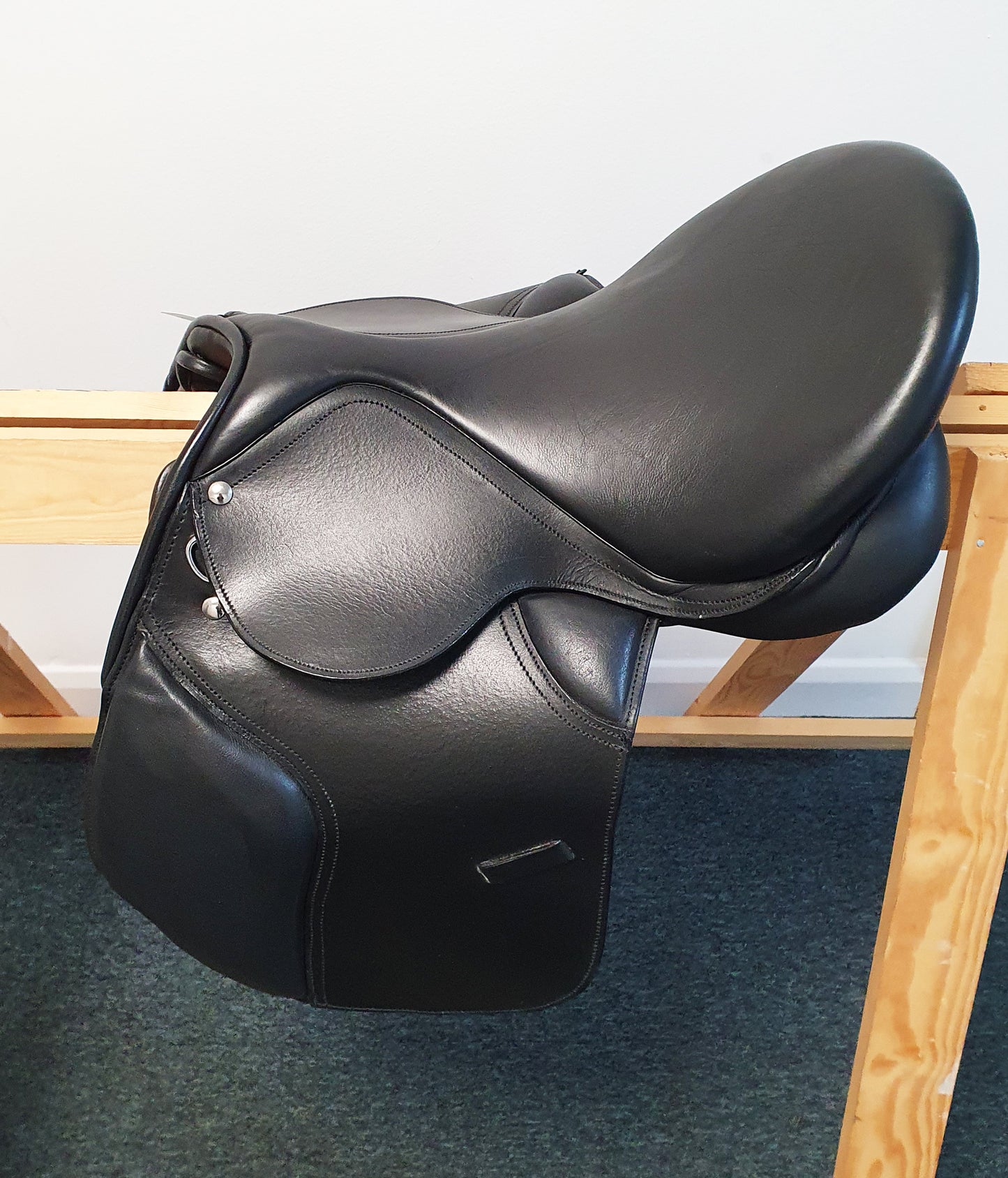 Leather Changeable Gullet Saddle Black Size 16 and 17