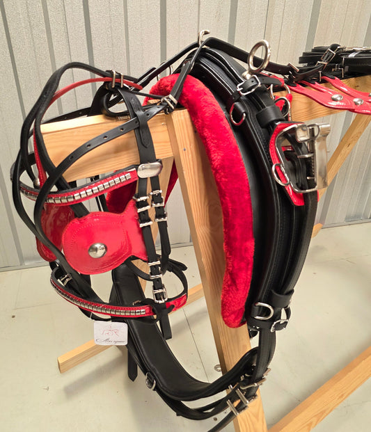 Leather Quick Hitch Harness Black Red Aces Equine 1