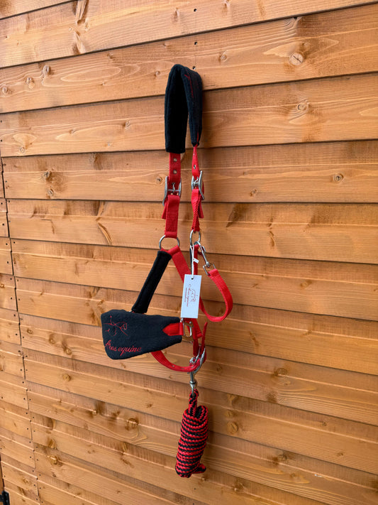 Nylon Horse Halter Headcollar With Free Rope Lead Anti Pilling Fleece Red and Black