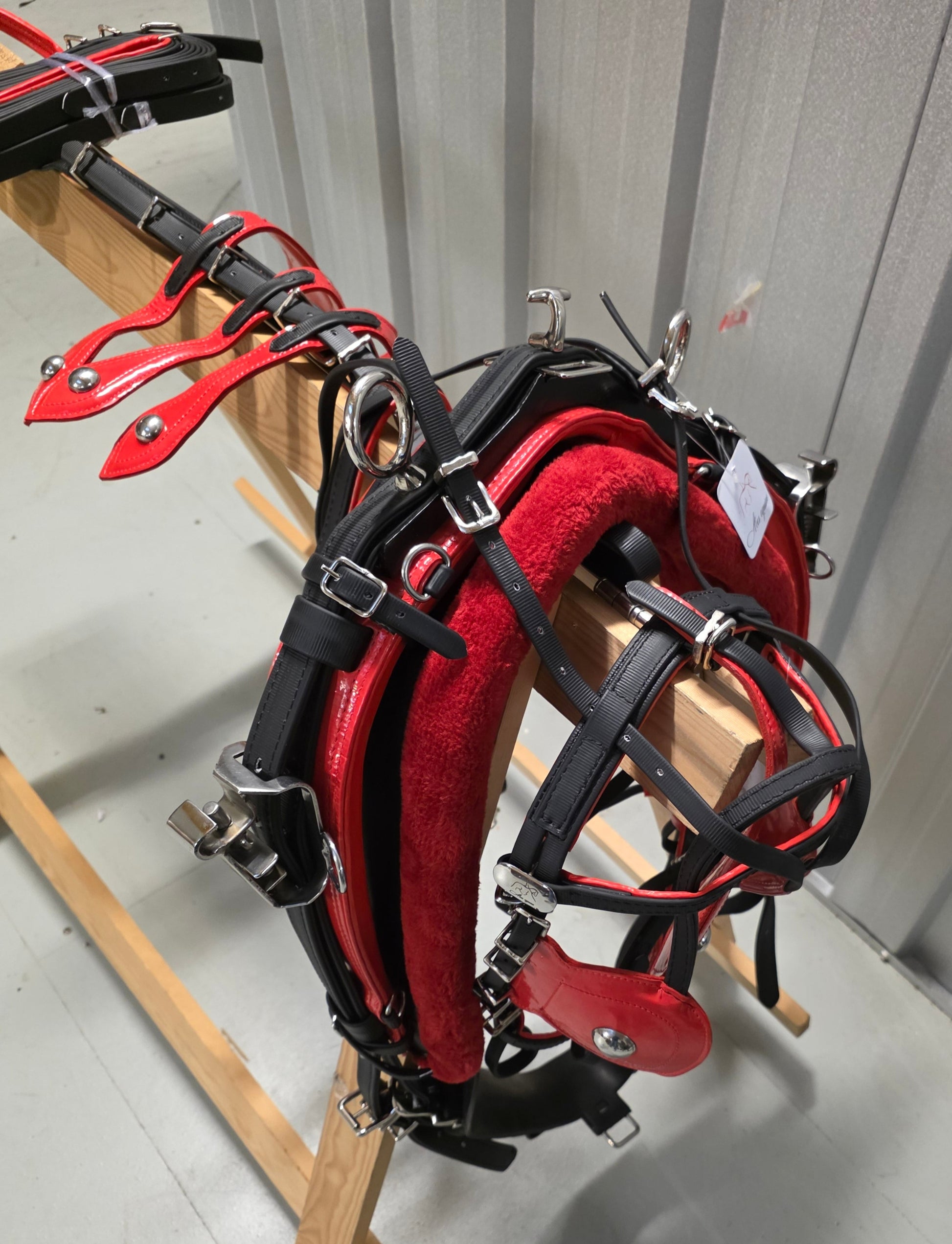 Quick Hitch Horse Harness Black and Red 