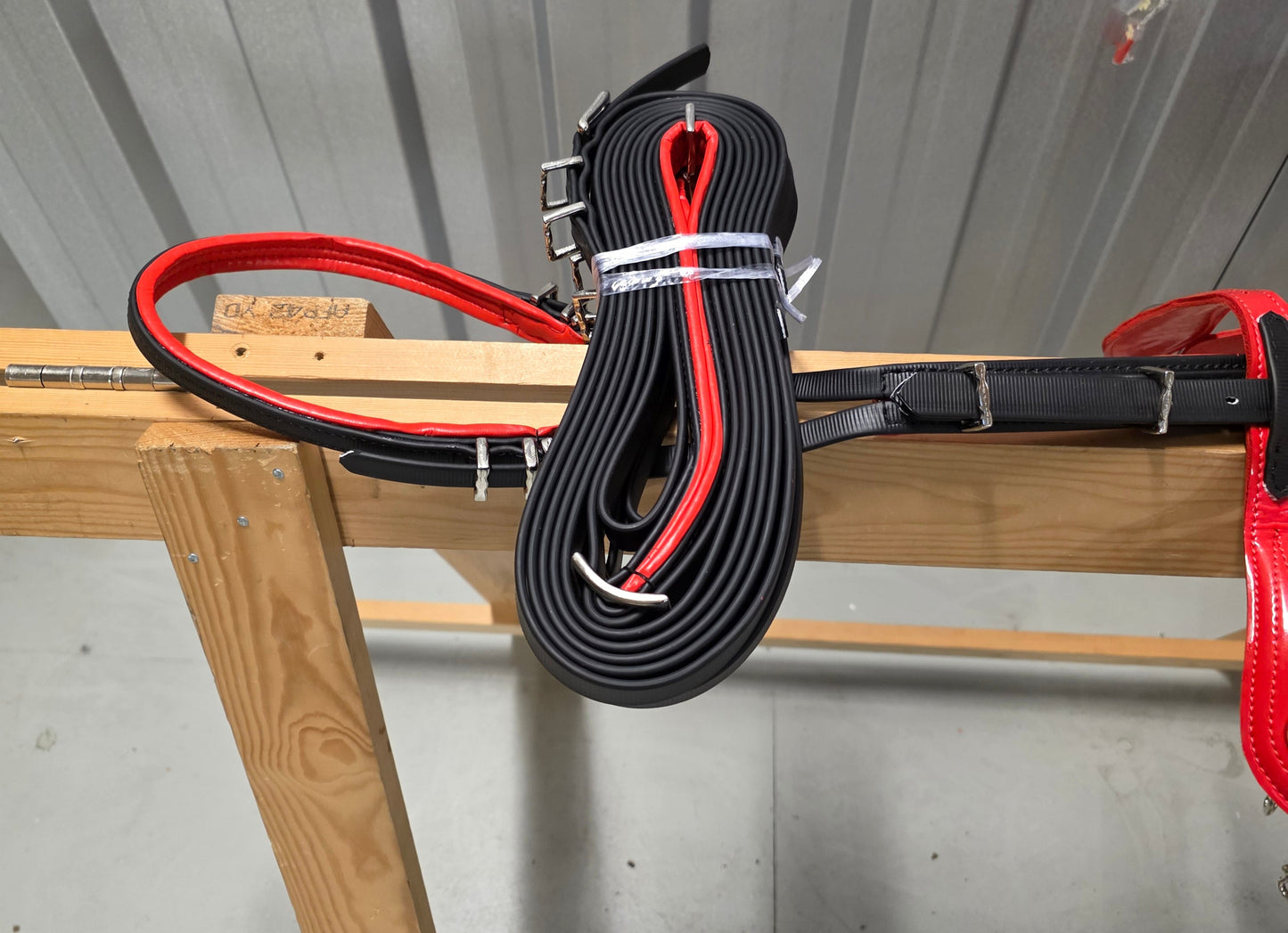 Quick Hitch Horse Harness Black and Red 