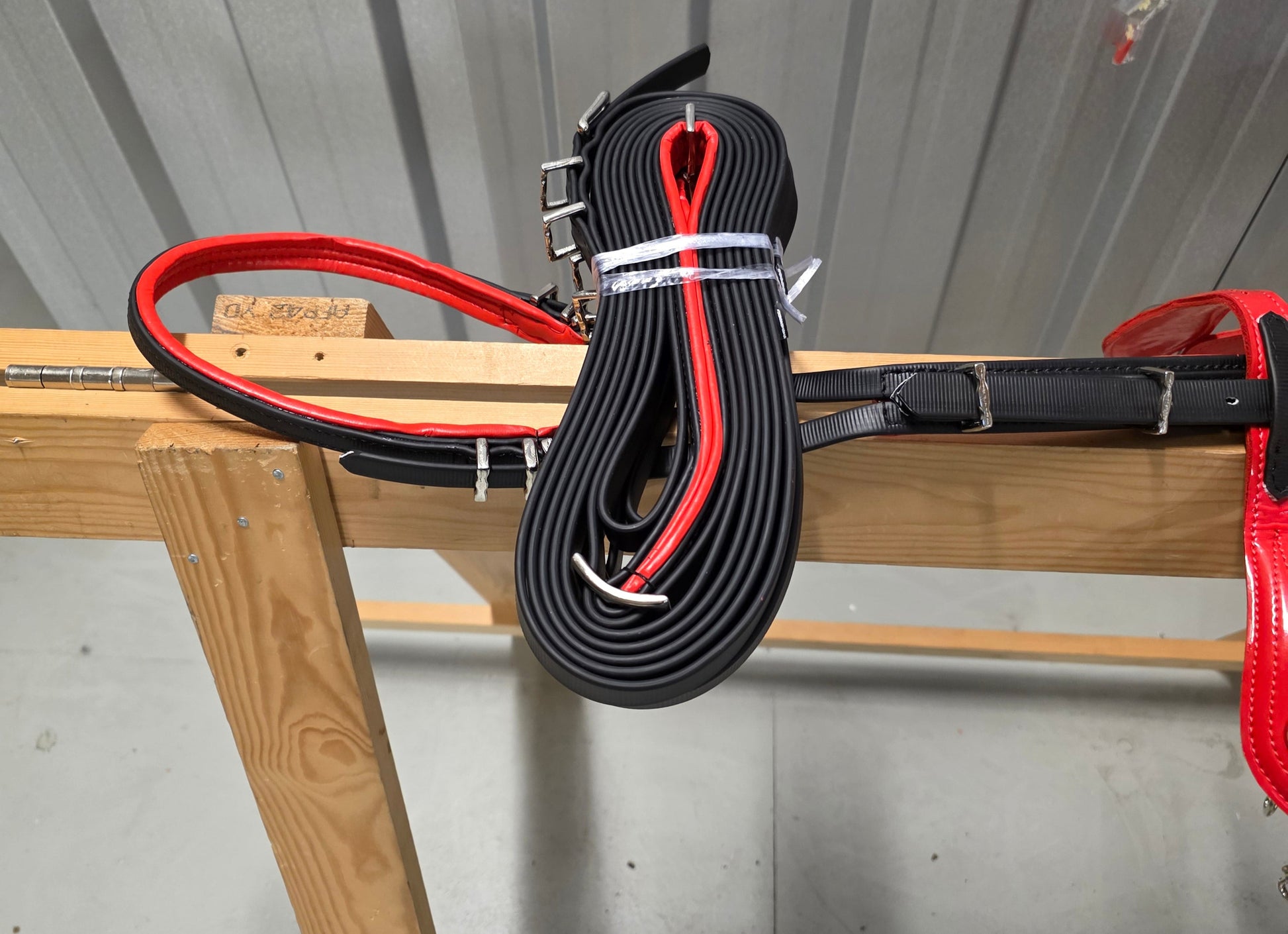 Quick Hitch Horse Harness Black and Red 