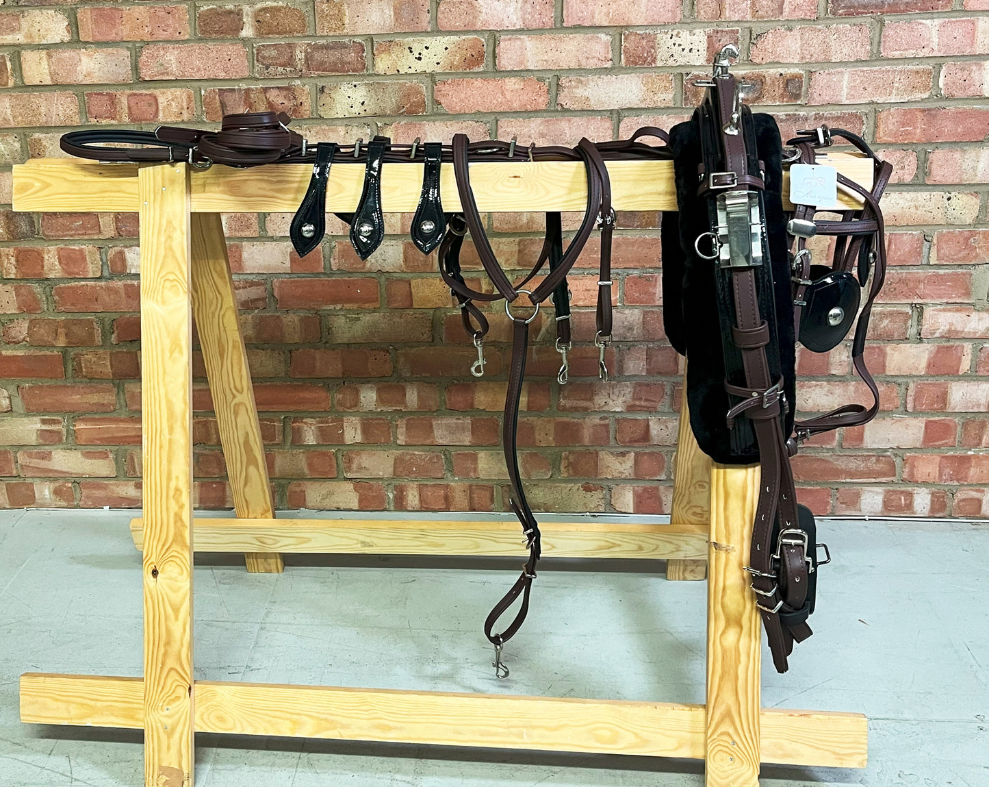 Quick Hitch Harness with Horse shoe fitting Brown and Black