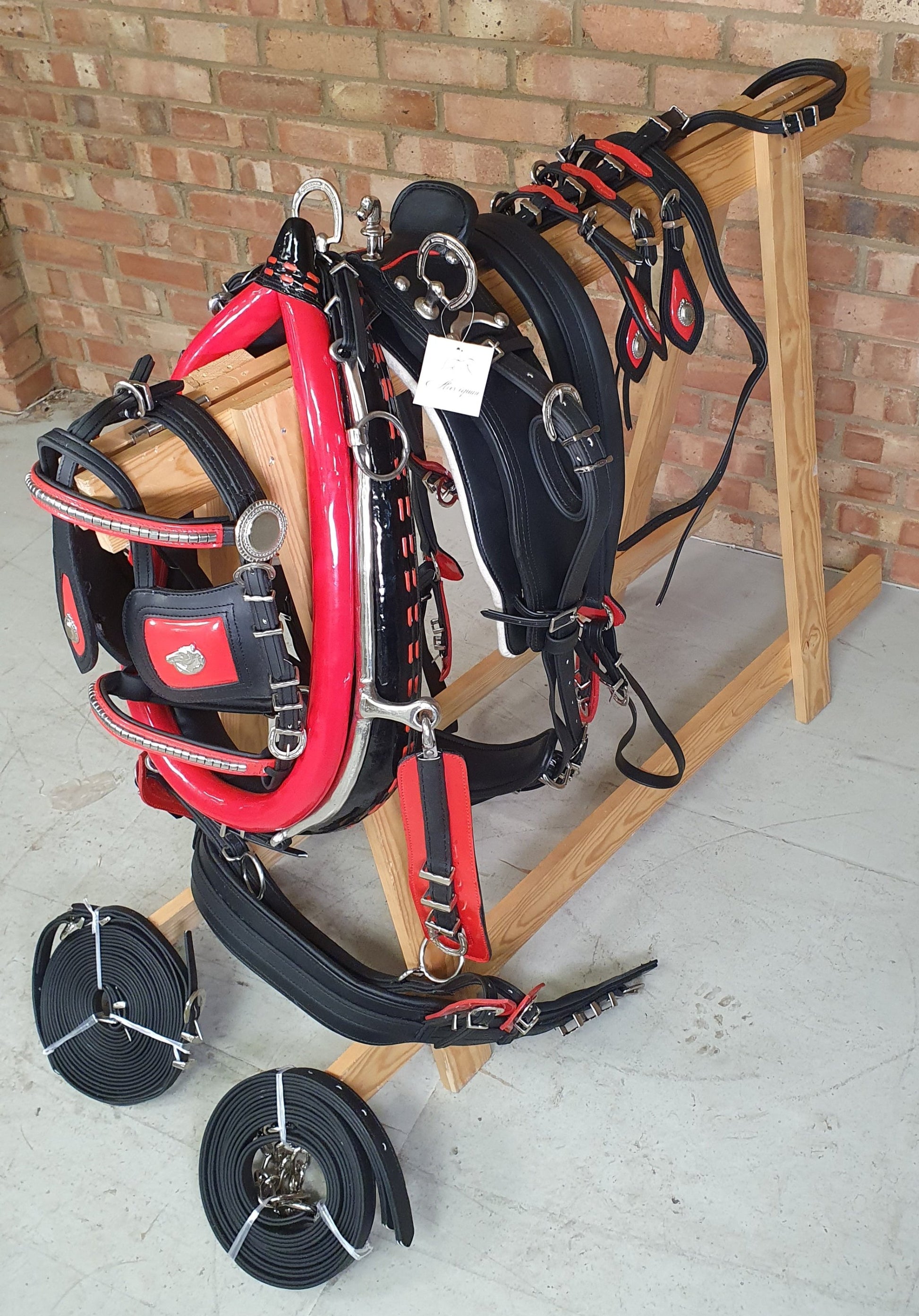 Trade Pony harness Black and red