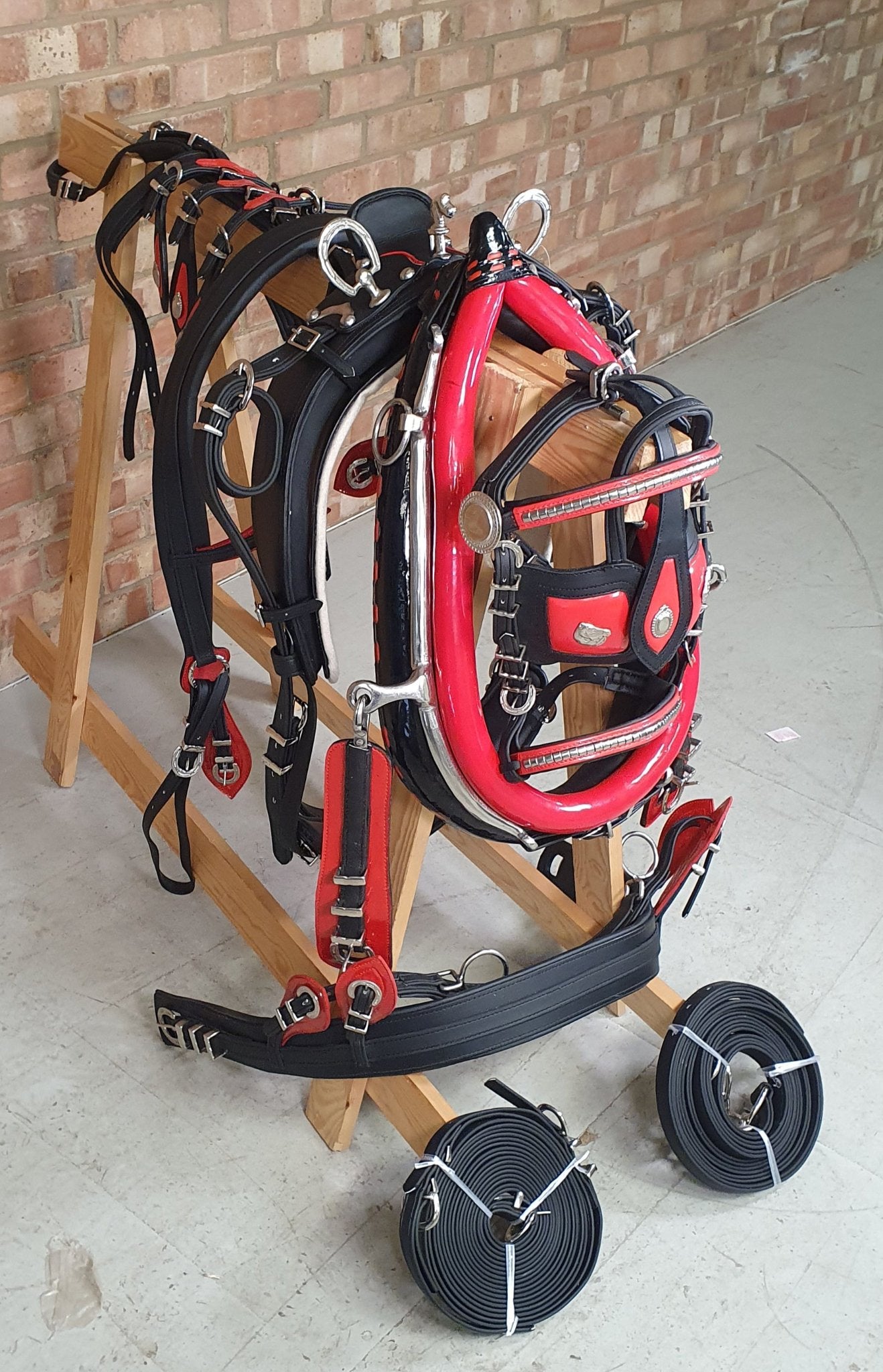 Trade Pony harness Black and red