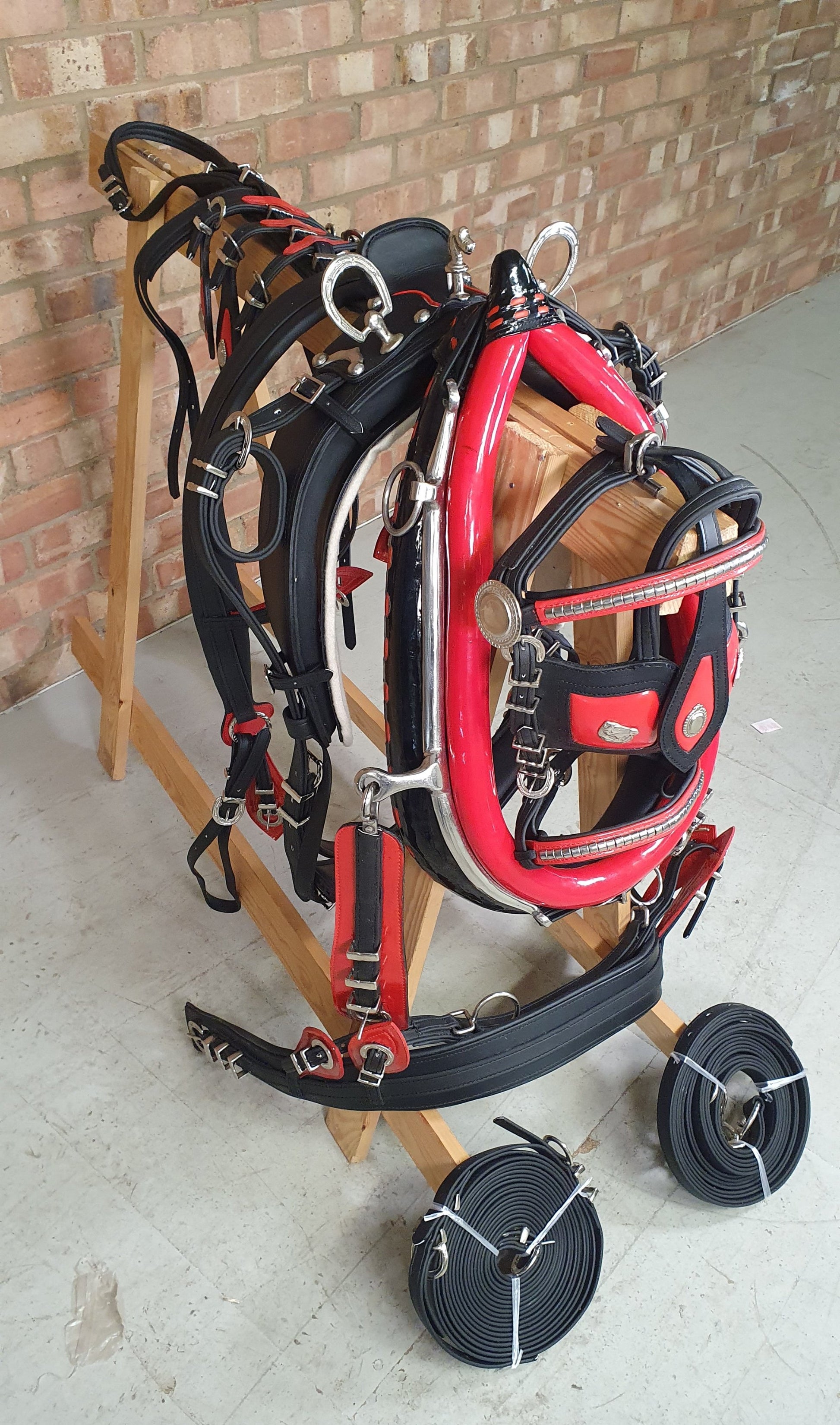 Trade Pony harness Black and red